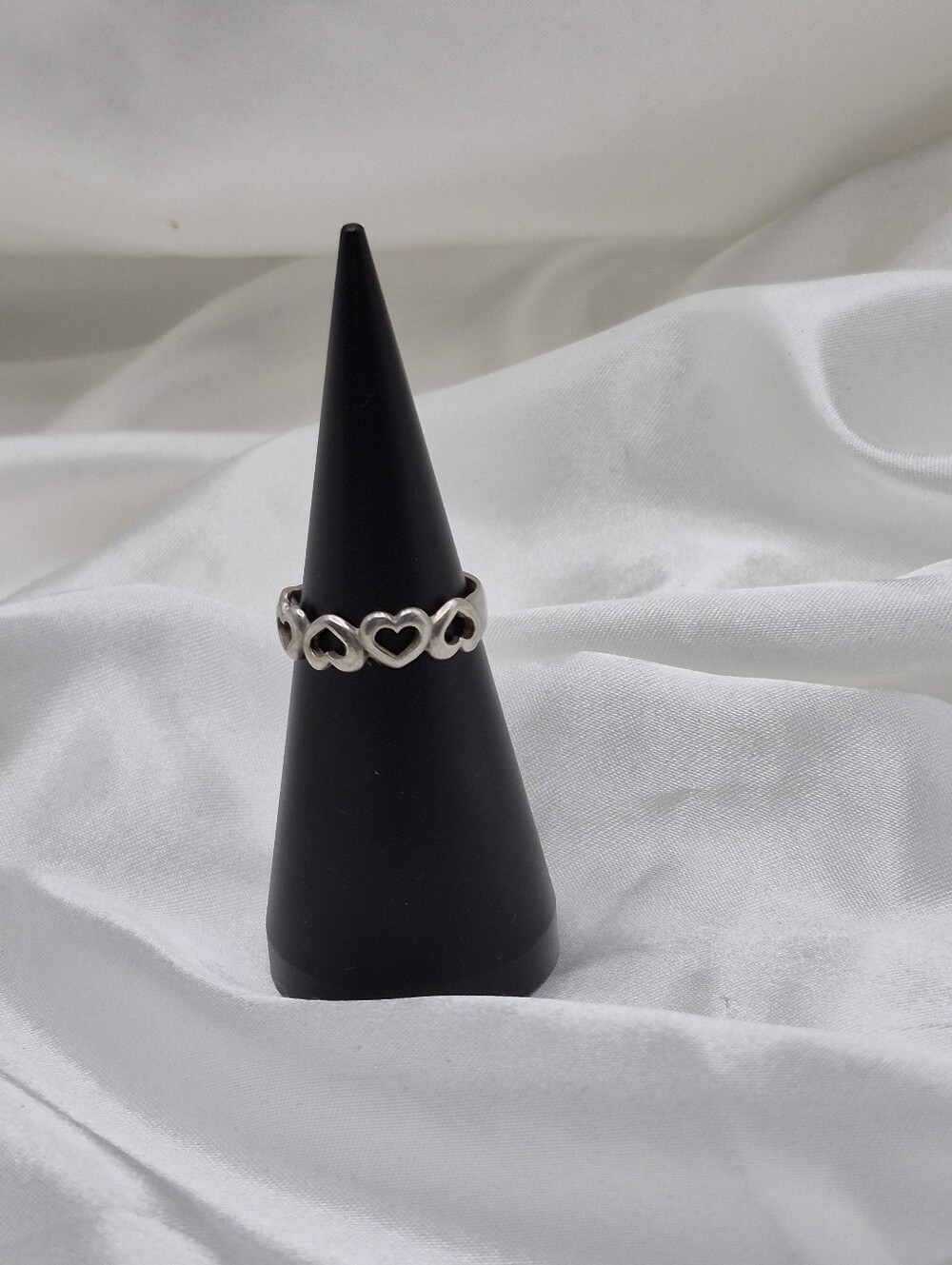 Hearts Band Ring Sterling Silver. Vintage Marked 925 LT Thailand Sz 8